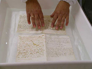 Lavaggio di una carta manoscritta